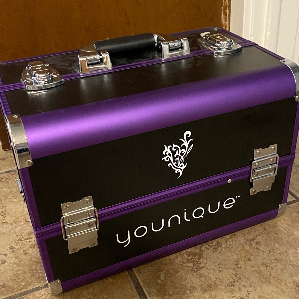 COPY - Younique purple makeup trunk / case lock up